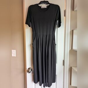 Modest Black Midi Dress w/ pockets
